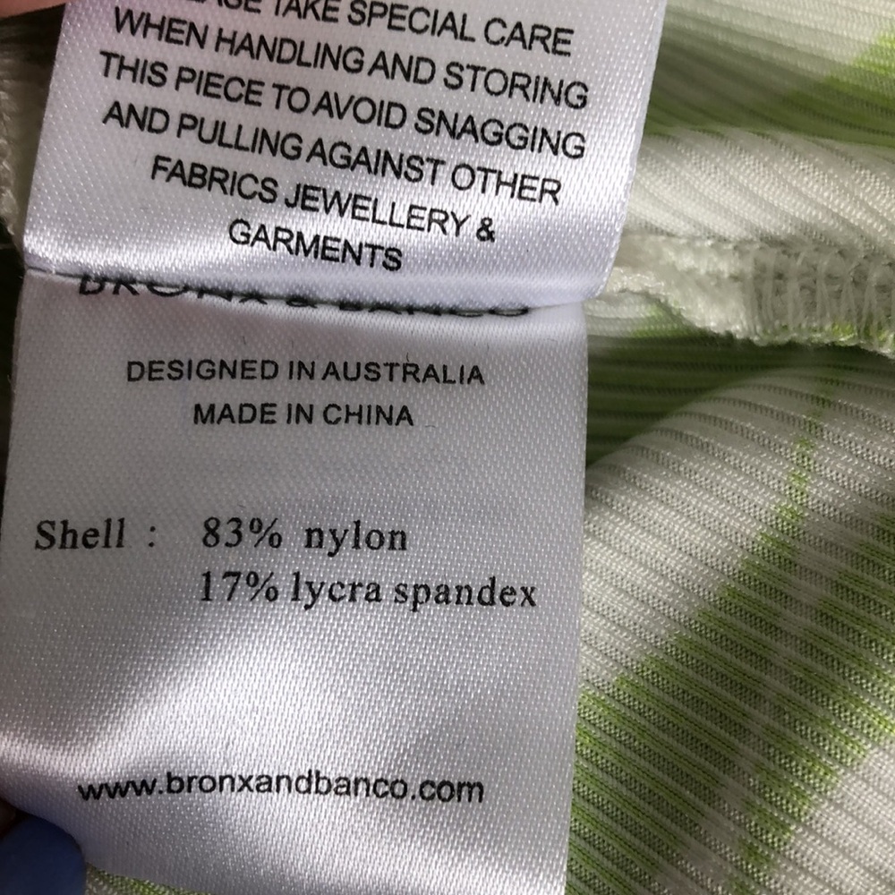 BRONX & BANCO SET Green and White Swirl Crop Top and Skirt Size XS
4 - Picture 16 of 16